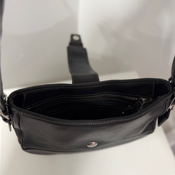 Coach Hampton Buckle SoHo
Shoulder - Picture 4 of 9